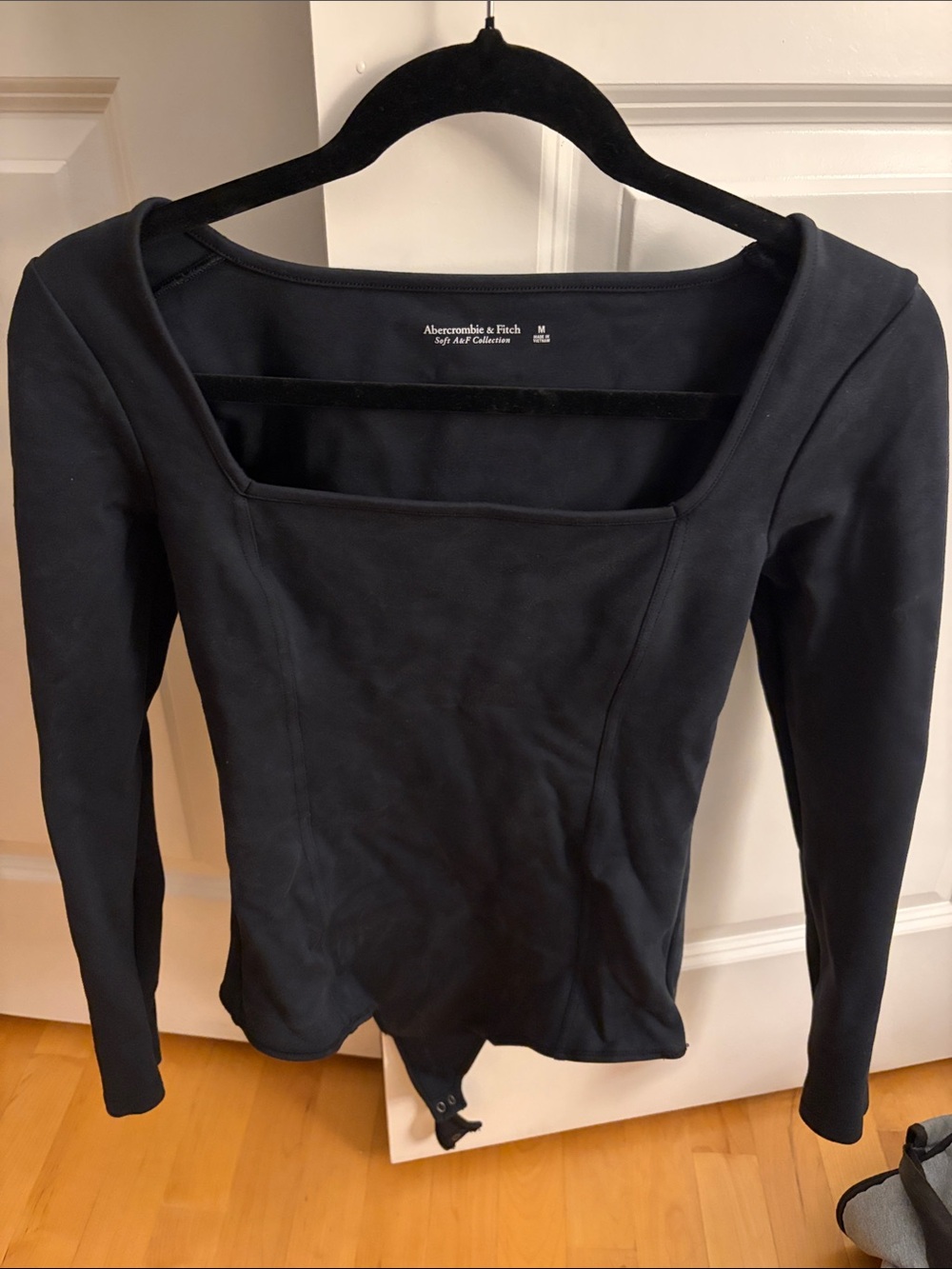 Abercrombie & Fitch Black Long-Sleeve Square-Neck Bodysuit